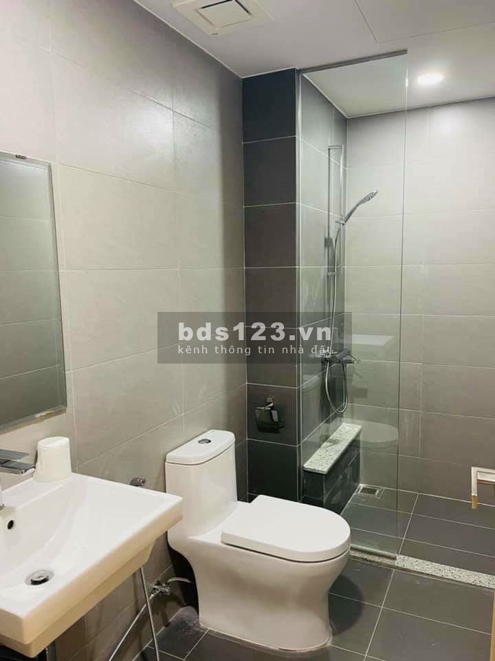 Cho thuê gấp trệt Emerald dự án Celadon City giá chỉ 10 triệu/tháng tiện ích đầy đủ