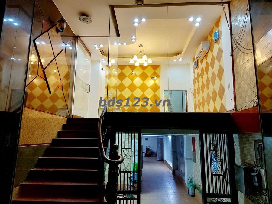 thuê mặt bằng quận 4