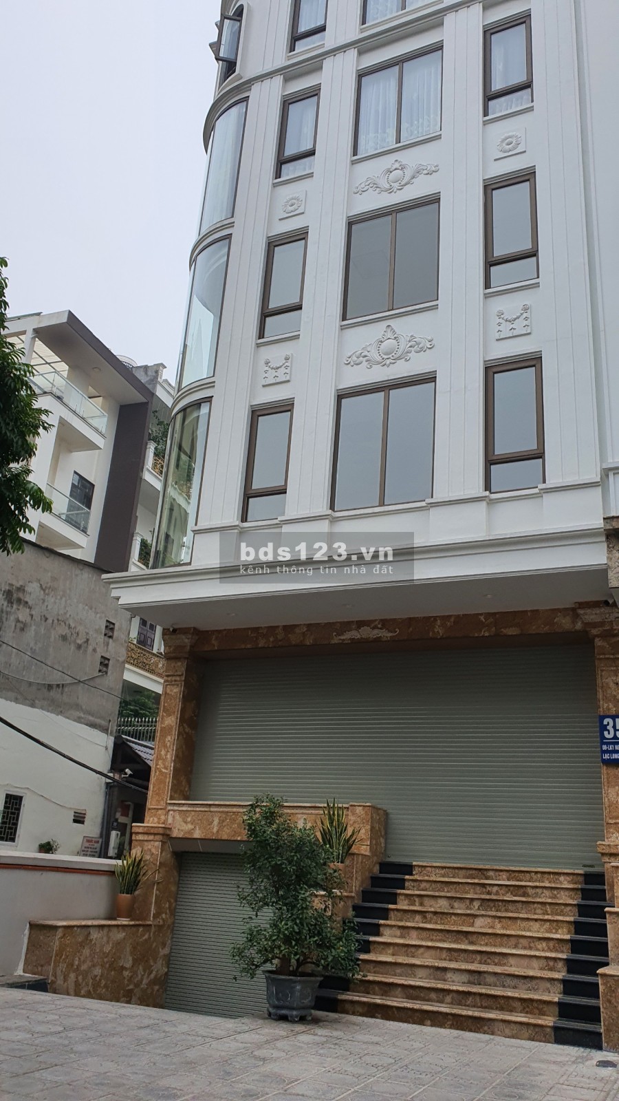 Bán Toà Vp 8 Tầng hầm, Thông sàn phố Thái Hà. Lô góc, Mt rộng 10m, Ô tô tránh. Dt 150m2 giá 39Ty