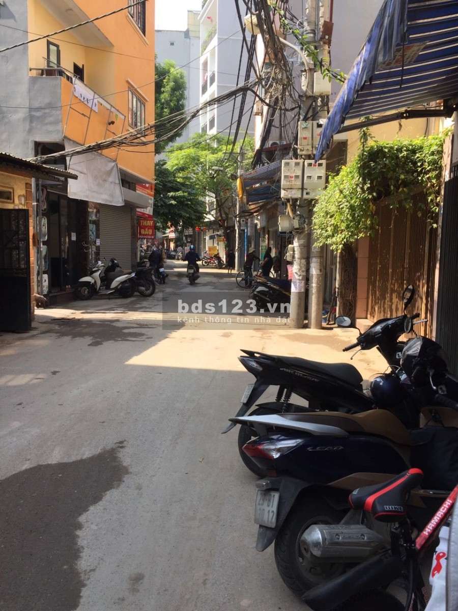 Nhà ngõ Khương trung, 4 tầng đầy đủ nội thất 4tỷ2 sổ chính chủ, khu dân cư đông đúc