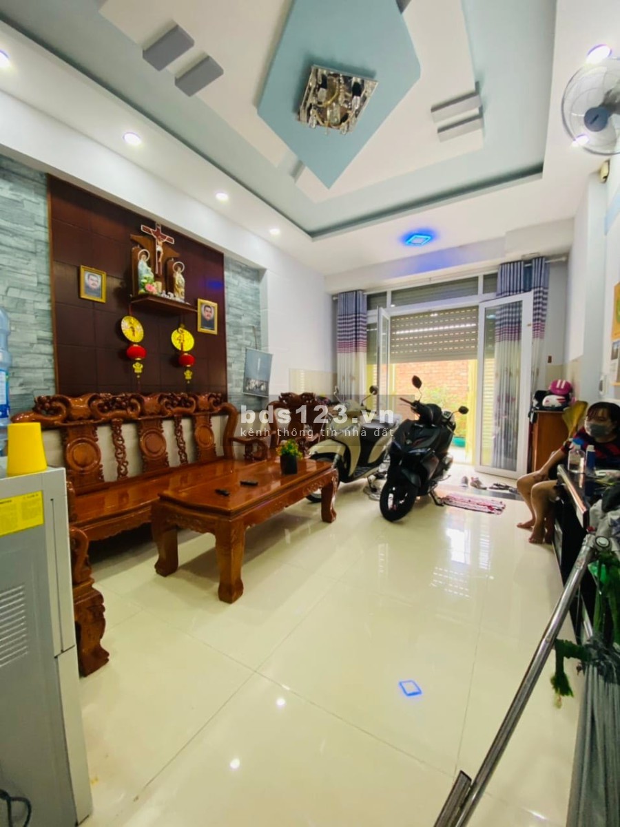 Nhà hẻm xe hời 5 tầng Hồng Lạc, Quận Tân Bình diện tích sử dụng 80m2 giá bán nhỉnh 9 tỷ