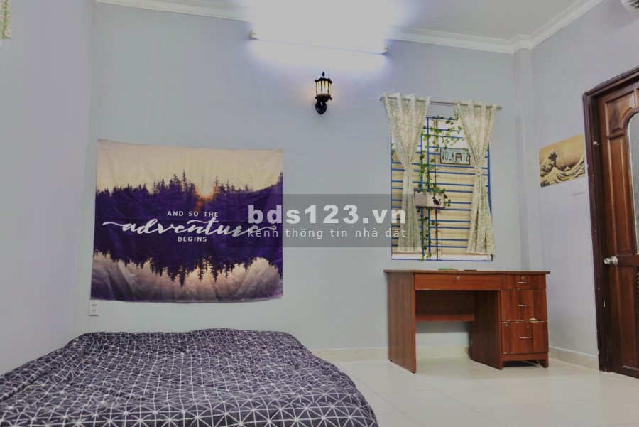 Phòng sân bay diện tích 25m2, bếp, nội thất, nhà vệ sinh riêng, free 1/2 tháng, 4 triệu/tháng