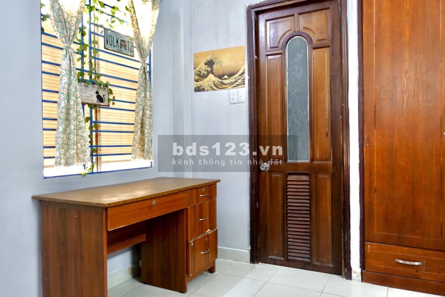 Phòng sân bay diện tích 25m2, bếp, nội thất, nhà vệ sinh riêng, free 1/2 tháng, 4 triệu/tháng
