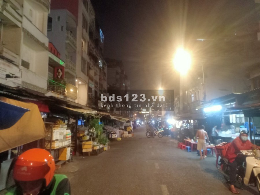 Bán nhà mặt tiền Quận 1, Thanh Khoản tốt khu dân cư đông giá tốt, pháp lý minh bạch