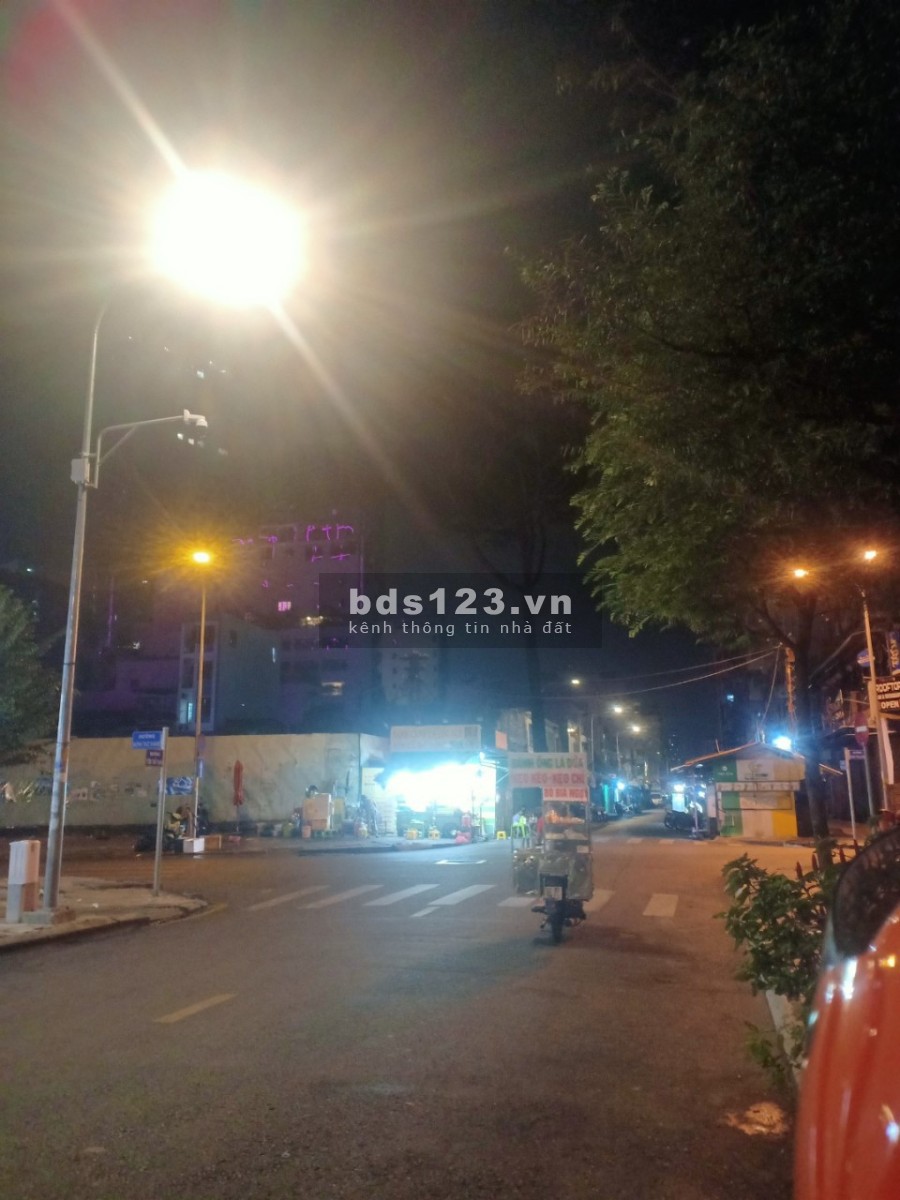 Bán nhà mặt tiền Quận 1, Thanh Khoản tốt khu dân cư đông giá tốt, pháp lý minh bạch