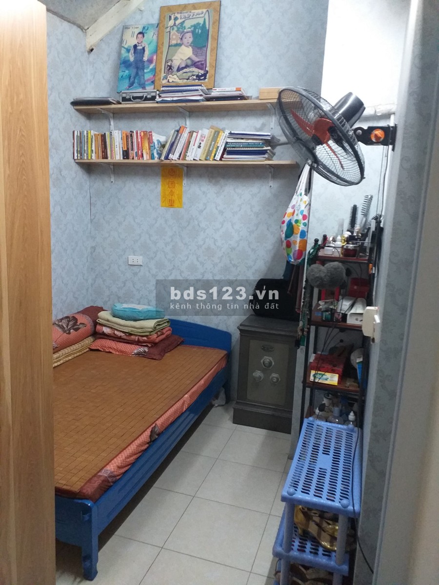 Bán nhà chung cư tập thể tại phố Bùi Ngọc Dương giá bán 1.7 tỷ nội thất đầy đủ