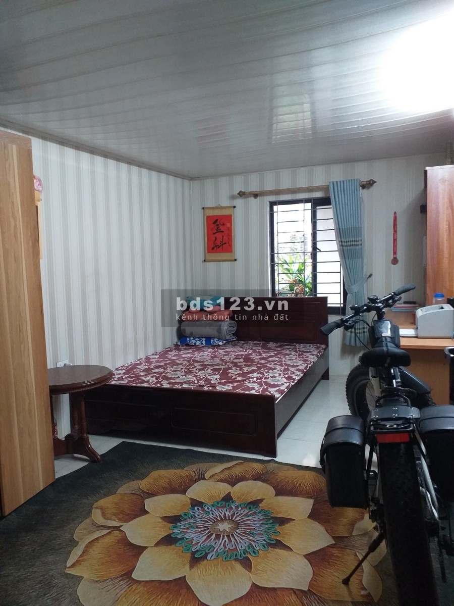 Bán nhà chung cư tập thể tại phố Bùi Ngọc Dương giá bán 1.7 tỷ nội thất đầy đủ