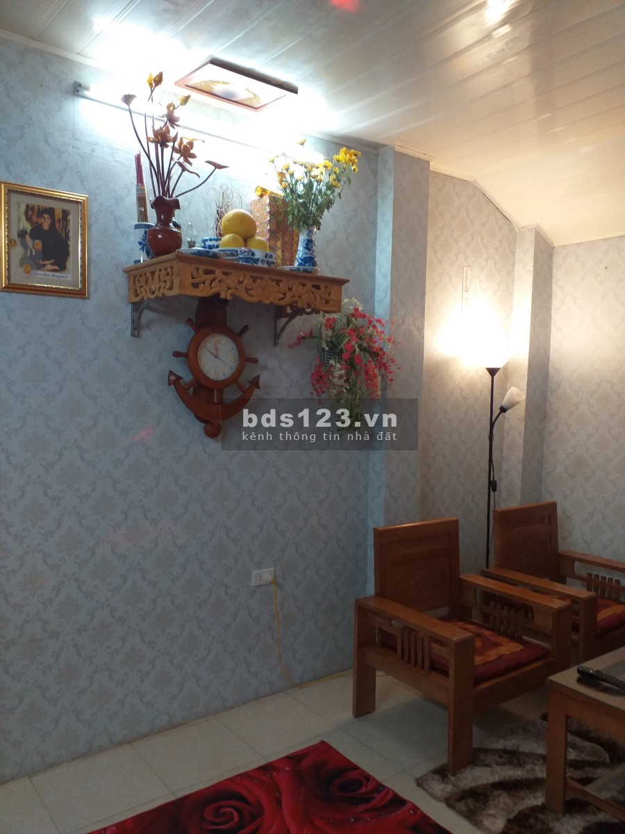 Bán nhà chung cư tập thể tại phố Bùi Ngọc Dương giá bán 1.7 tỷ nội thất đầy đủ