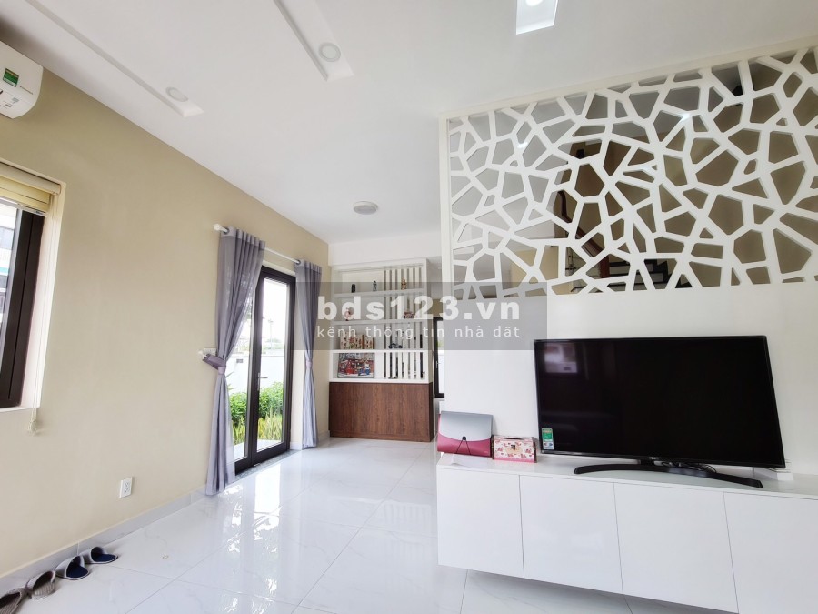 Cho thuê nhà nguyên căn Suncasa Central ngay khu công nghiệp Visip II liên hệ 0815051802