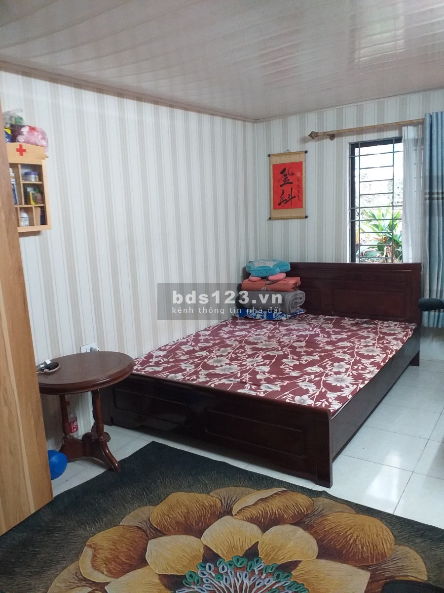 Bán nhà chung cư tập thể tại phố Bùi Ngọc Dương giá bán 1.7 tỷ nội thất đầy đủ