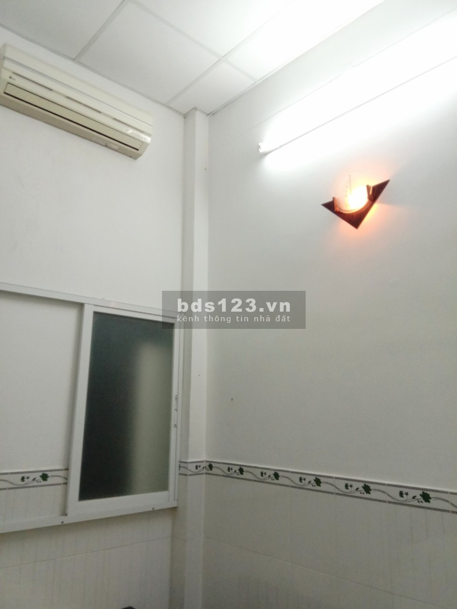 Nhà Tân Phú 2 tầng diện dt 128m² kèm nội thất bàn giao vào ở được ngay, pháp lý chuẩn