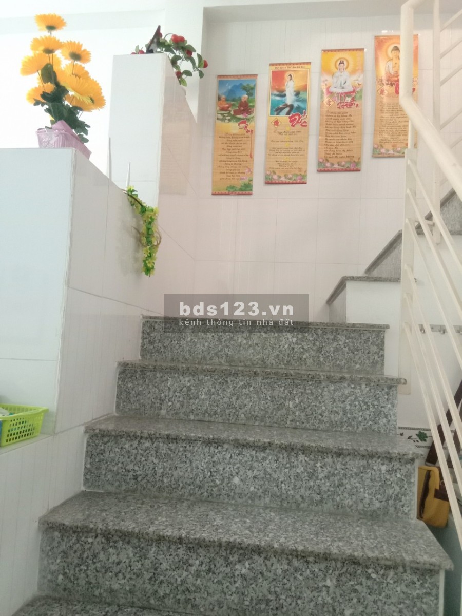 Nhà Tân Phú 2 tầng diện dt 128m² kèm nội thất bàn giao vào ở được ngay, pháp lý chuẩn
