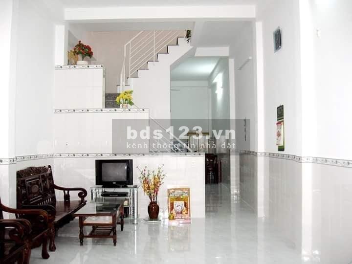 Nhà Tân Phú 2 tầng diện dt 128m² kèm nội thất bàn giao vào ở được ngay, pháp lý chuẩn