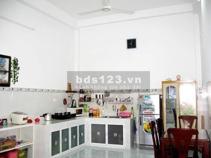 Nhà Tân Phú 2 tầng diện dt 128m² kèm nội thất bàn giao vào ở được ngay, pháp lý chuẩn