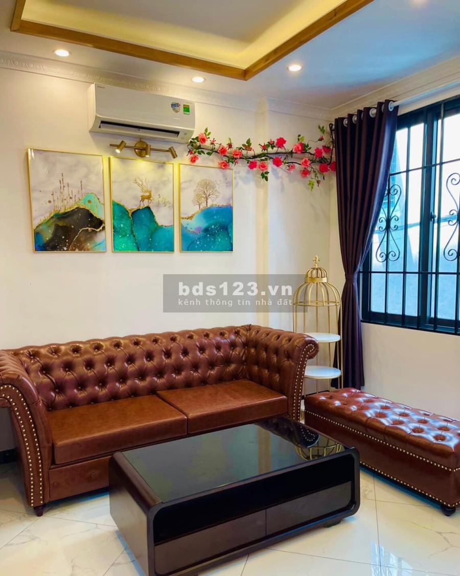 Bán nhà nguyên căn Giáp Bát Hoàng Mai 5 tầng giá bán chỉ 3.5 tỉ nhà đẹp vào ở luôn