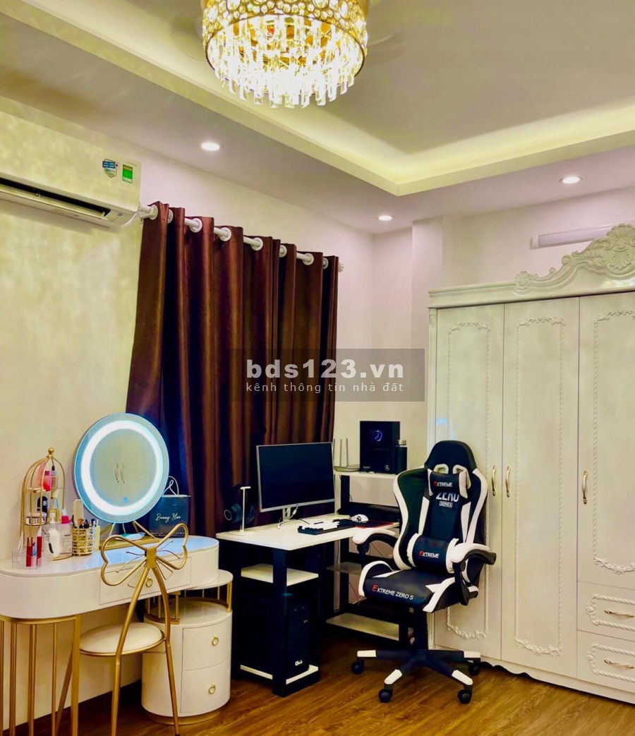 Bán nhà nguyên căn Giáp Bát Hoàng Mai 5 tầng giá bán chỉ 3.5 tỉ nhà đẹp vào ở luôn