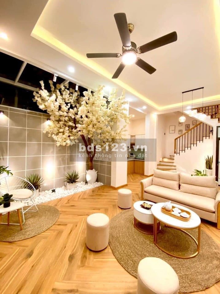 Bán nhà Nguyễn Cảnh Dị, kđt Đại Kim, 106m2, giá 18 tỷ, mt 9m, 4 tầng, lô góc, kinh doanh đỉnh