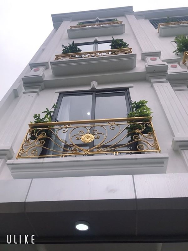 Nhà mặt tiền khu đô thị mới Phú Diễn 5 tầng ô tô đỗ cửa đường lớn xe ra vào thoải mái