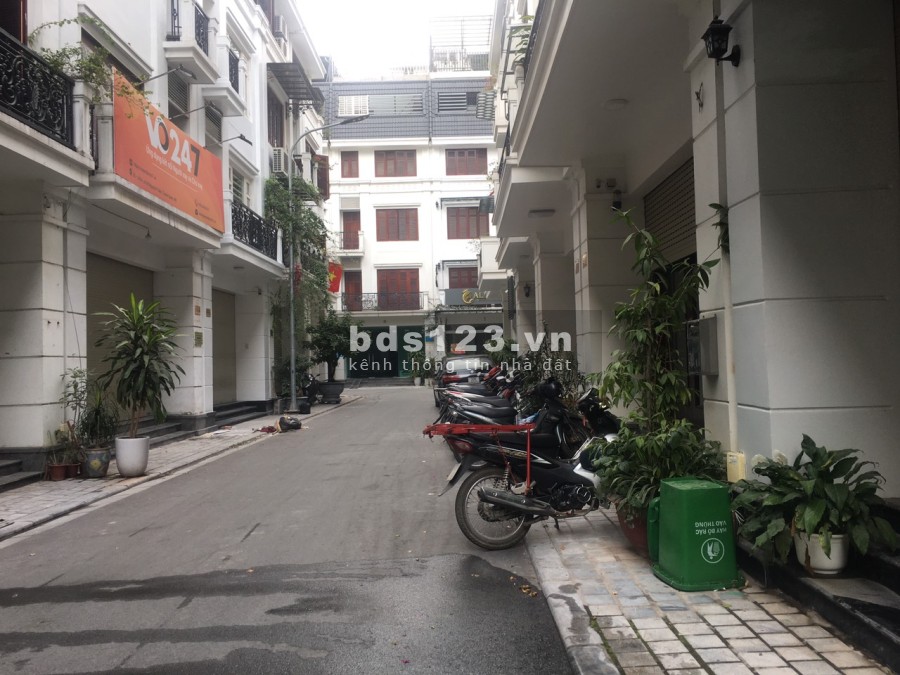 Bán liền kề 90 Nguyễn Tuân, giá rẻ, kinh doanh, cho thuê thuận lợi giá thoả thuận