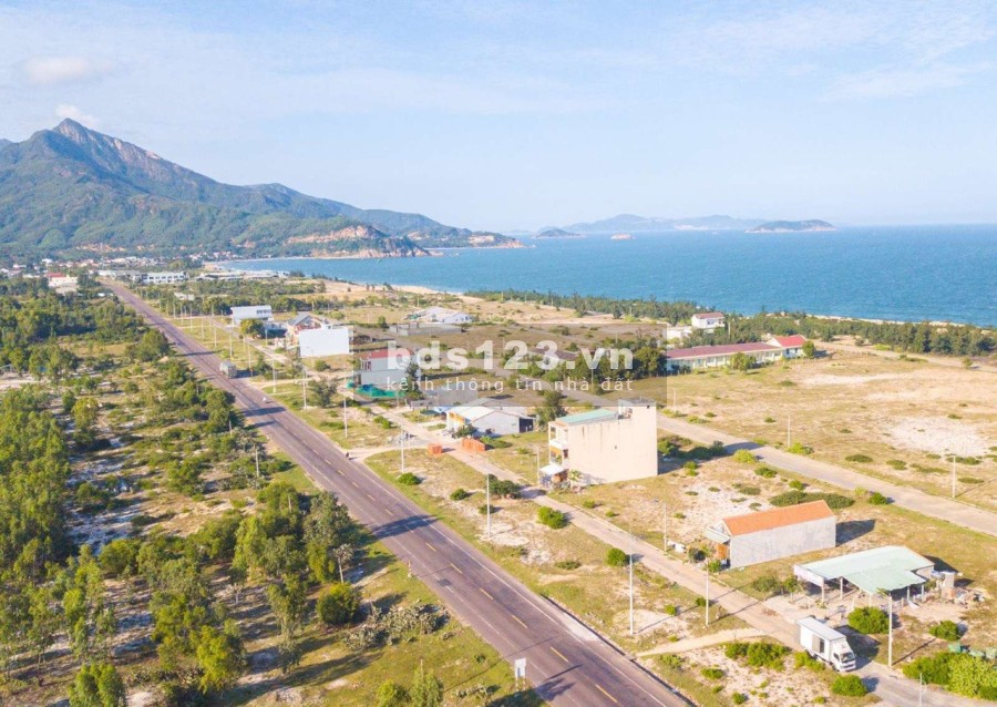 Bán đất nền sổ đỏ biển Xuân Hải Quốc Lộ 1D Quy Nhơn, Bình Định pháp lý đầy đủ, giá tốt