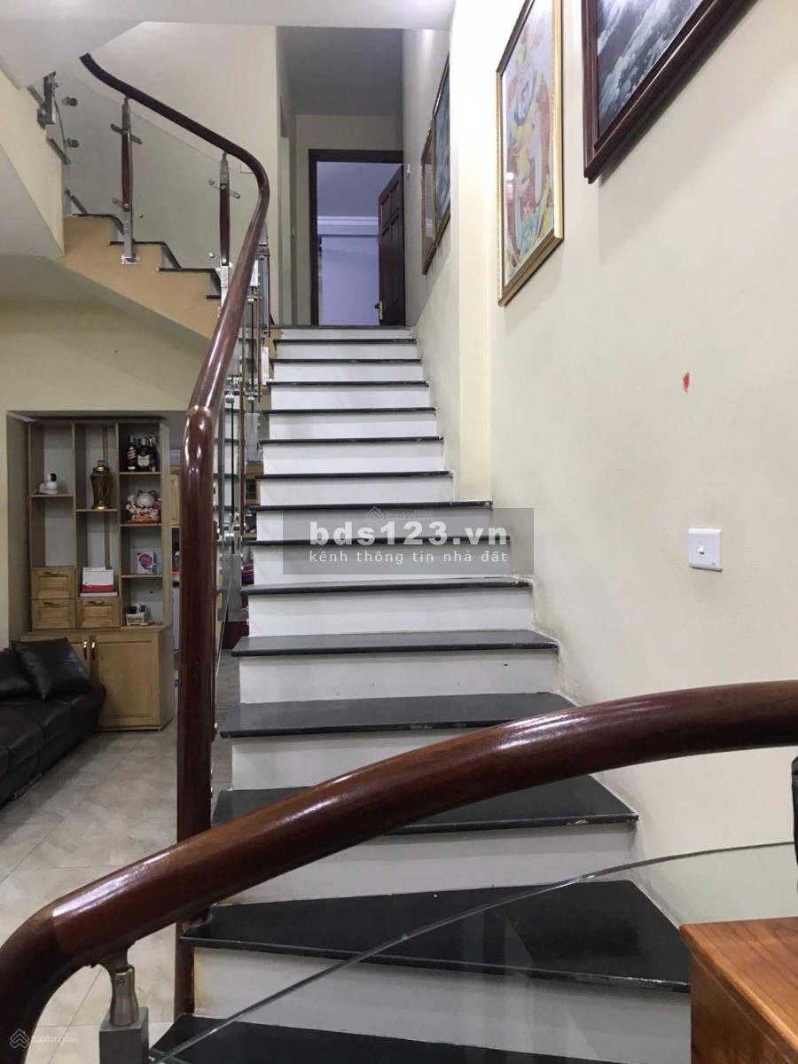 Nhà đẹp, ở ngay cạnh chợ Tứ Hiệp, 55m2 4T, 4 pn 2A4