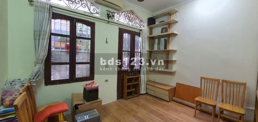 Cho thuê nhà Tập thể tầng 1 để ở vừa kinh doanh hoặc làm văn phòng liên hệ 0973433088