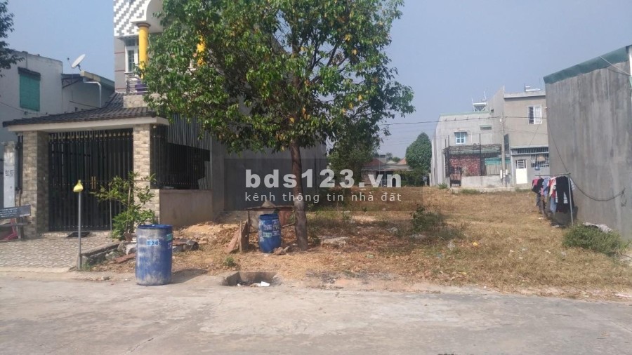 Sang nhanh 289m2 đất khu đô thị Vsip giá 1tỷ155/ 1 sổ ngay trường học cấp 2 và công viên