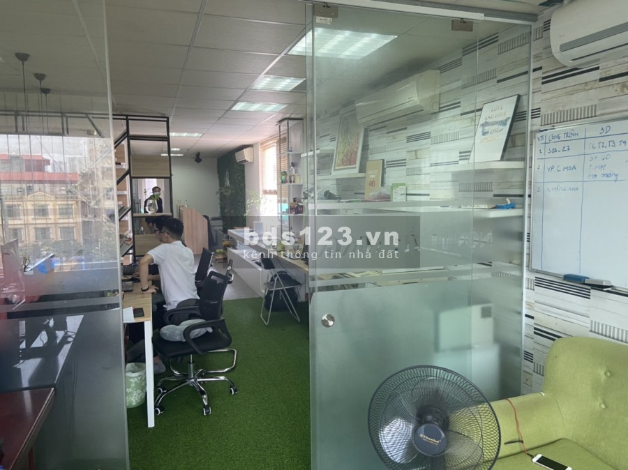 Cho thuê văn phòng phố Vũ Tông Phan, diện tích 80m2 thông sàn trang bị sẵn đầy đủ thiết bị