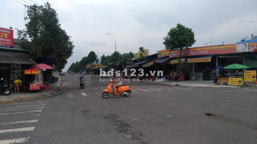 Lô góc diện tích sử dụng 450m2 trong khu công nghiệp, liên hệ 0967745969 giá 4.2 tỷ
