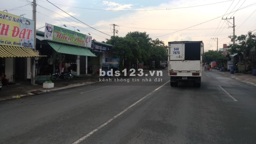 Lô góc diện tích sử dụng 450m2 trong khu công nghiệp, liên hệ 0967745969 giá 4.2 tỷ