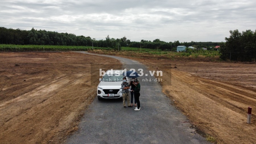 Gía chỉ 1tr8/m2, đất ONT mt đường nhựa - thuộc ấp 4 xã Phước Bình, ngân hàng hỗ trợ lên tới 60%