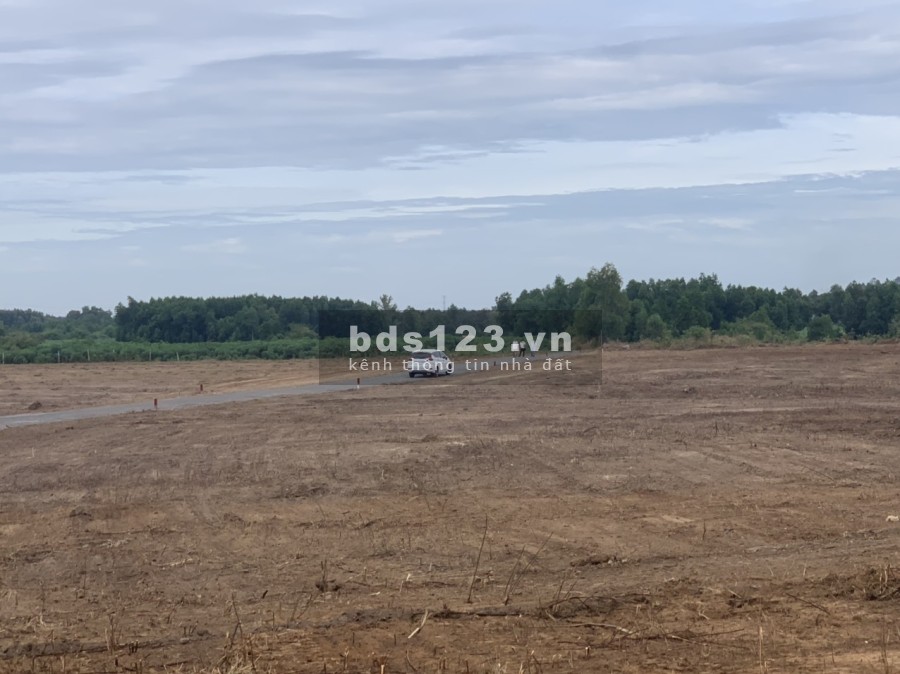 Chính chủ bán gấp hơn 1000m2 đất ONT đường nhựa siêu vị trí giá đầu tư chỉ 1tr8/m2