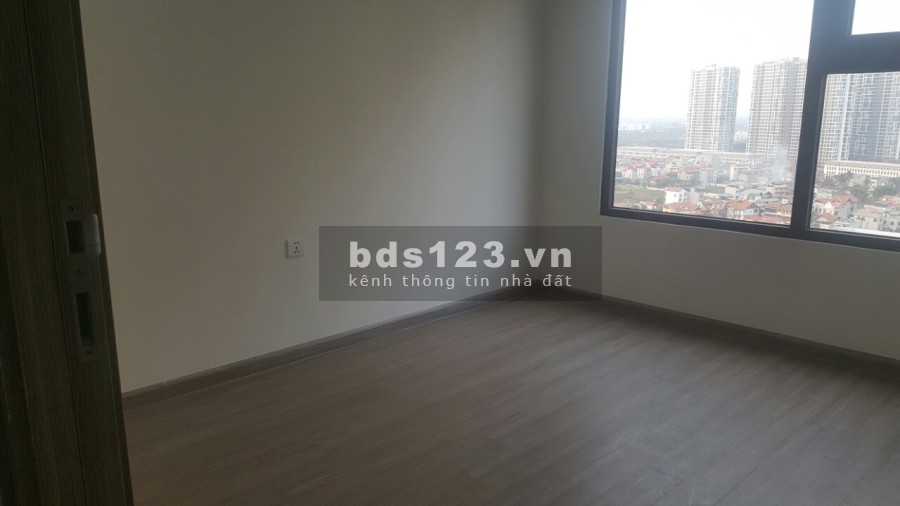 Bán căn góc 3PN Vinhomes Ocean Park tầng trung hướng mát, 2.4 tỷ bao phí.