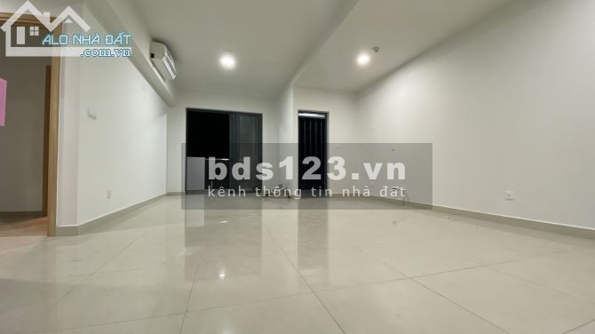 Chính chủ bán căn dtd 84m2 view hồ block E khu Emerald giá bán 4,4 tỷ Quận Tân Phú