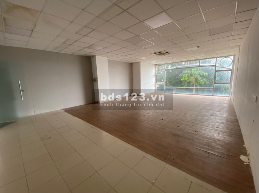 Còn đúng Căn 70m2 Quận 4 Cho thuê làm Văn phòng Giá ưu đãi mùa dịch nha bà kon