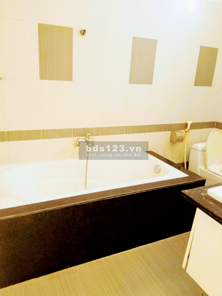 Bán gấp nhà nguyên căn 3 tầng diện tích sử dụng 60m2, P8, Gò Vấp, tặng nội thất