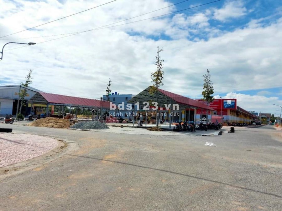 Đất nền mặt tiền chợ cần bán gấp -Thạnh Phú Bến Tre, pháp lí đầy đủ bàn giao công chứng ngay