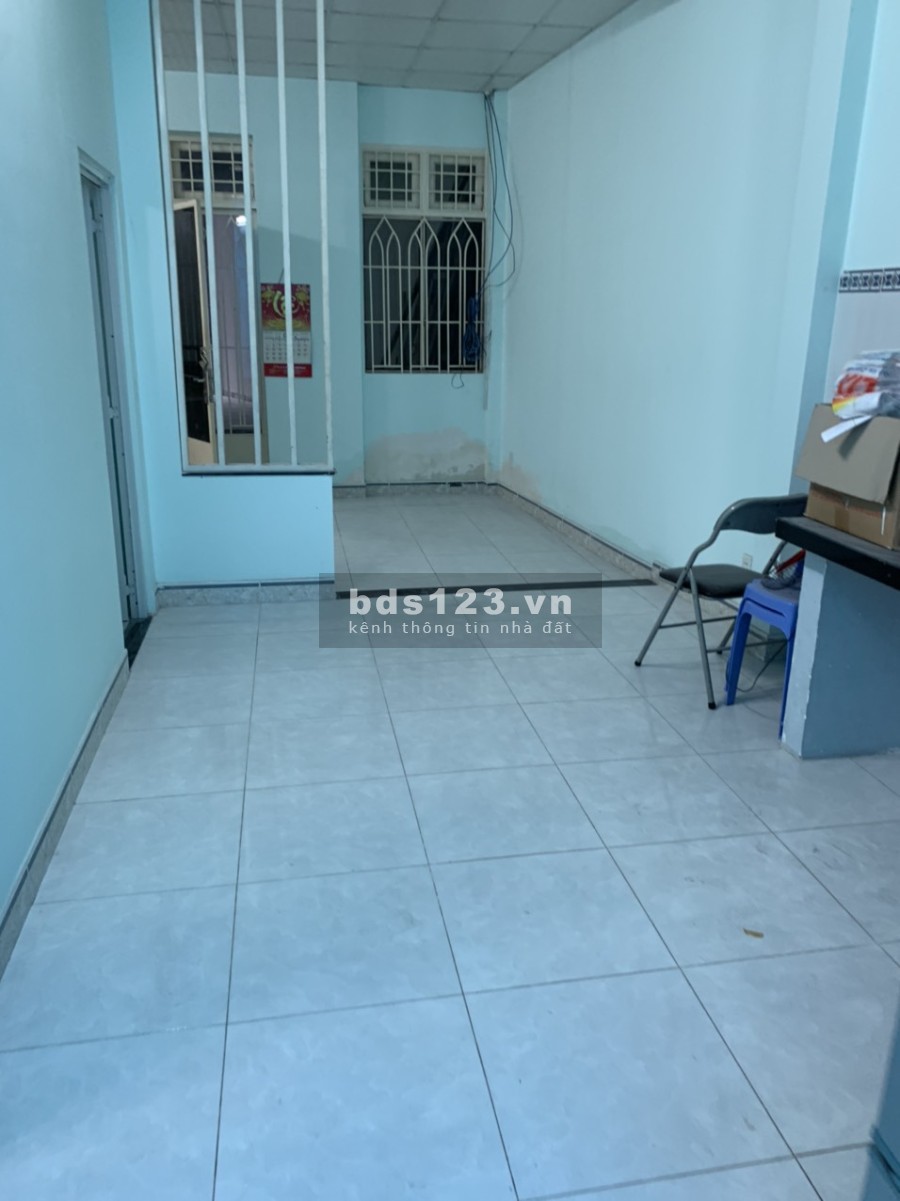 Cần bán gấp nhà mặt đường nhựa chính chủ, giá bán chỉ 3.9 tỷ, thương lượng, giá tốt