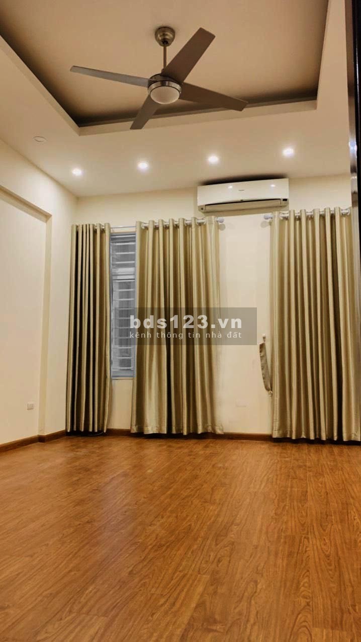 Yên Hòa diện tích sử dụng 54m2 5 tầng, gần phố, ô tô đỗ 15m, nhỉnh 4 tỷ thương lượng