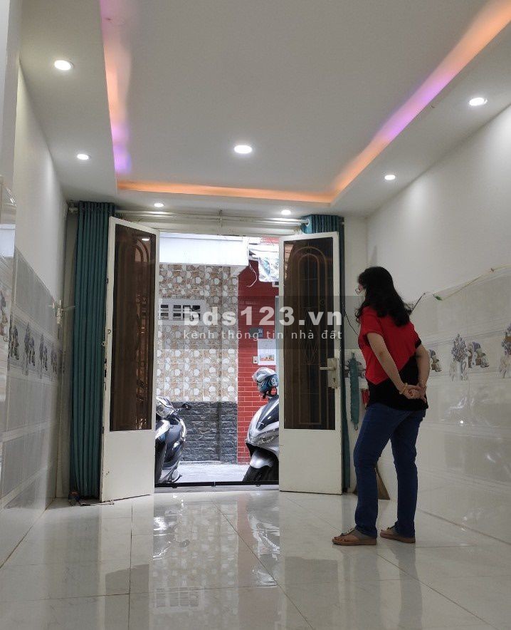 Thuận Thiên Khôi cần bán gấp nhà hẻm xh 888 Lạc Long Quân P8 Quận Tân Bình, sổ hồng chính chủ
