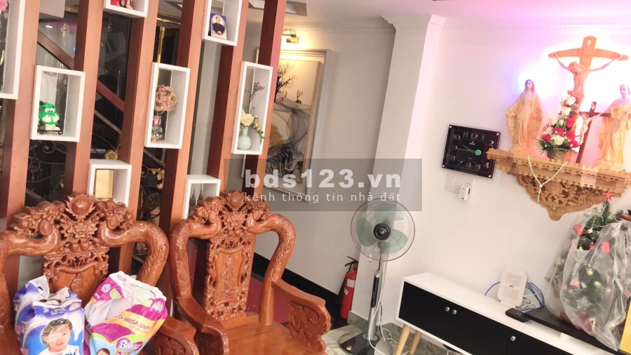 Nhà đẹp 5 tầng đúc hẻm xe hơi Bùi Thế Mỹ phường 10 Quận Tân Bình dtsd 60m2 giá bán chỉ 9 tỷ