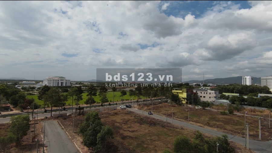 Đất nền dự án 2 mặt tiền đường DT44 và đường Cách Mạng Tháng Tam , pháp lý đầy đủ 100% ,sổ sẳn