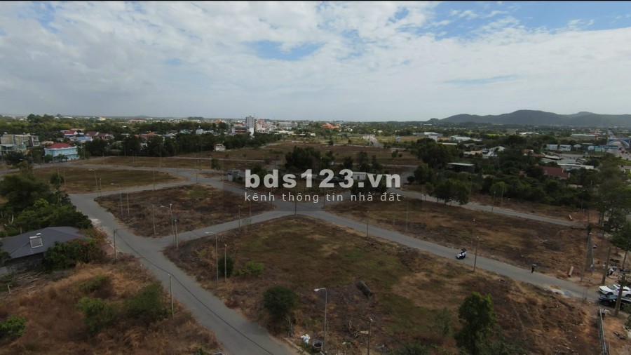 Đất nền dự án 2 mặt tiền đường DT44 và đường Cách Mạng Tháng Tam , pháp lý đầy đủ 100% ,sổ sẳn
