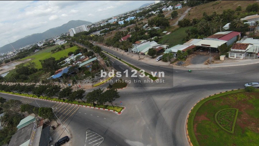 Đất nền dự án 2 mặt tiền đường DT44 và đường Cách Mạng Tháng Tam , pháp lý đầy đủ 100% ,sổ sẳn