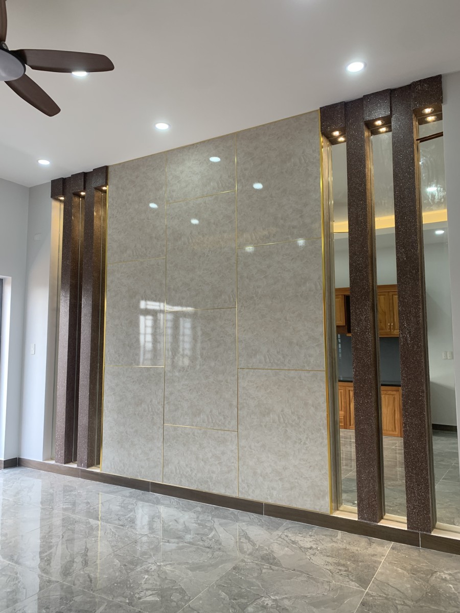 Bán Tòa nhà khu dân cư Phú Hồng Thịnh 10, diện tích sử dụng 302m, giá bán 7.7 tỷ