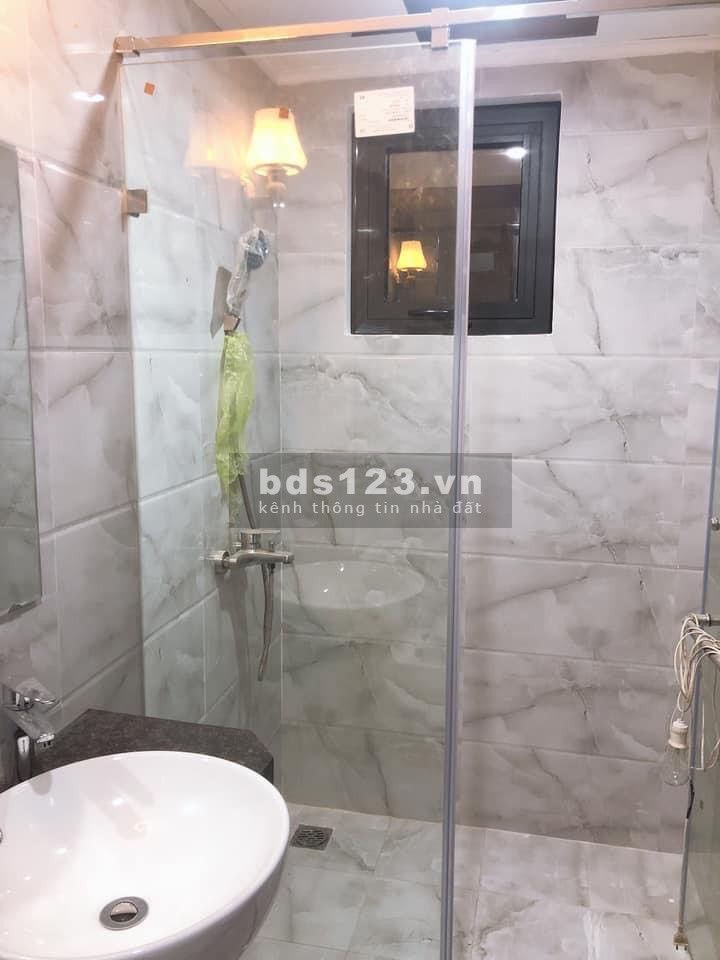 Vị trí đẹp bán nhà Bồ Đề mới kong dân xay duy nhất một căn dtsd 60m2, 5 tầng đúc, mt 4.2m