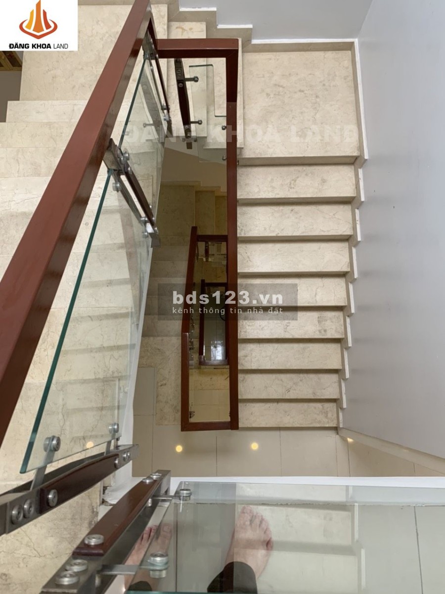 Cho thuê nhà đường Quốc Lộ 13, phường Hiệp Bình Phước. Hẻm oto. Nhà 1 trệt 3 lầu