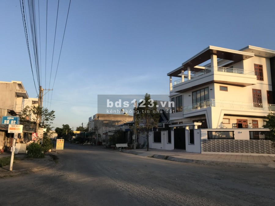 Nền thổ cư diện tích sử dụng 5x20 shophouse 2 MT chợ giáp ranh Cần Thơ, giá 940 triệu