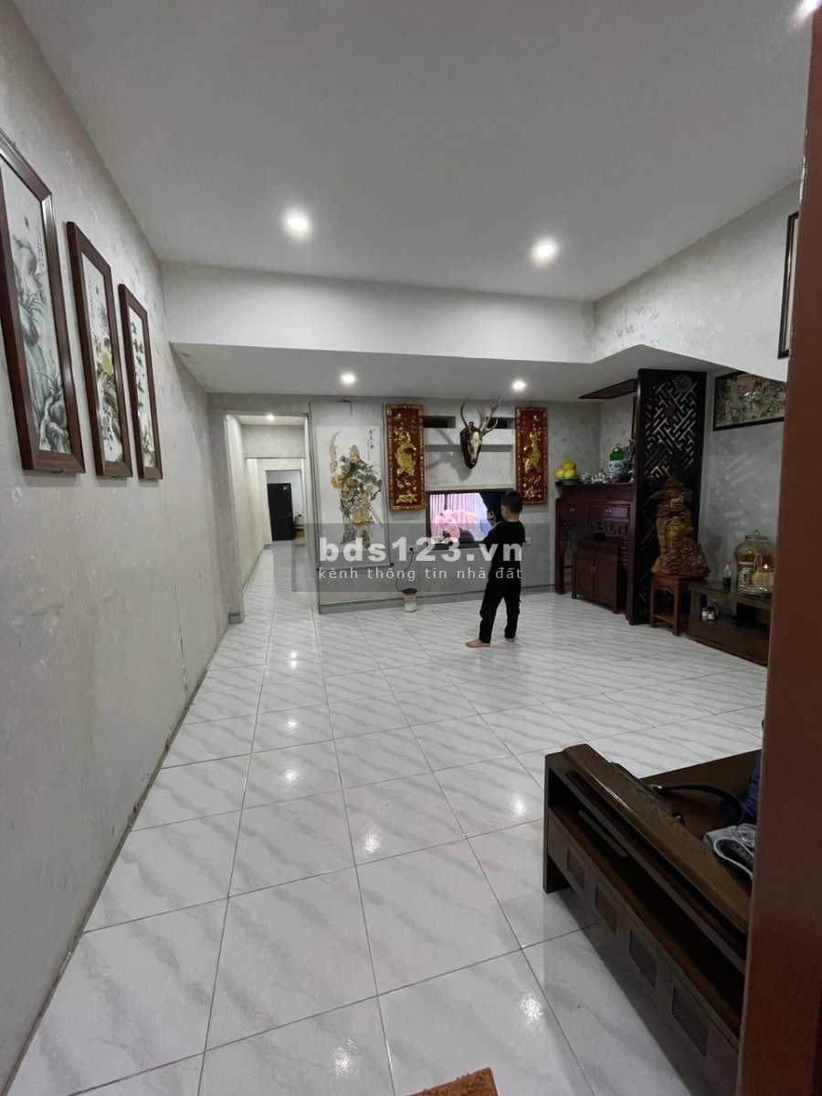 Nhà nguyên căn kiến trúc đẹp khu phân lô ô tô vào nhà kinh doanh hay văn phòng đều tốt