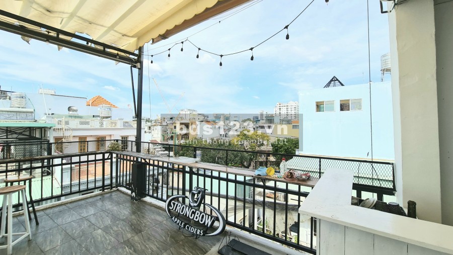 Cho thuê mặt bằng tầng thượng khu dân cư Quận 1, có hỗ trợ giá mùa dịch